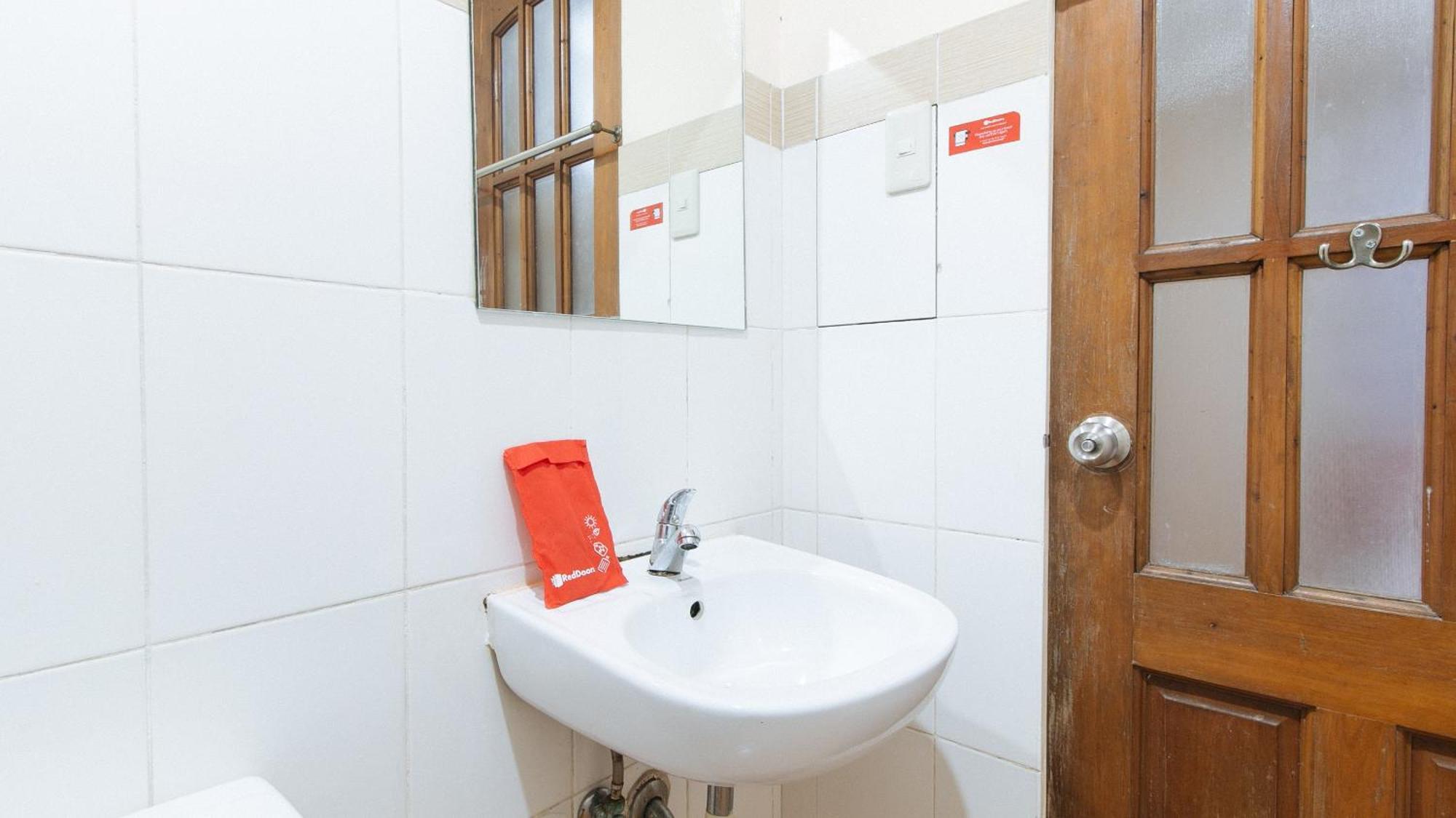 Reddoorz At Dbuilders Rooms Ph2 Taguig Exterior photo
